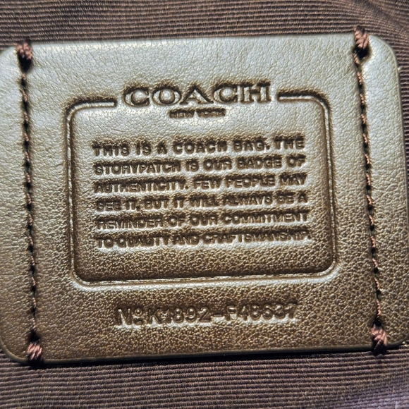 Coach Pebbled Leather Bay Tote Bag Used Once White Gold Hardware F48637 Zip Top - Picture 13 of 13